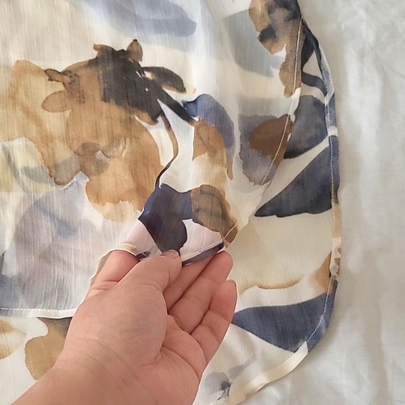 Cleo Floral Print Watercolor Casual Loose Shirt, Adjustable Sleeves, Size M - Picture 9 of 11